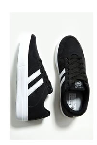 Tenis